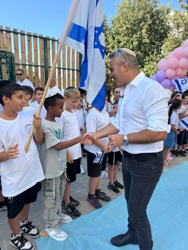 דודו כהן, ראש העיר פותח את שנה"ל תשפ"ו (צילום: ע.טירת כרמל)