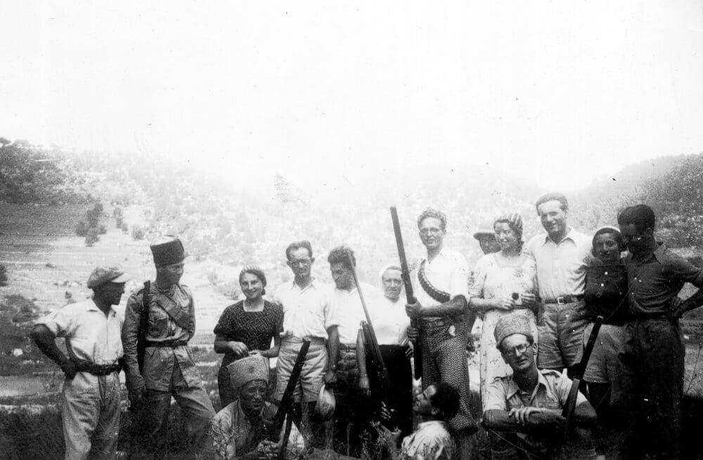 חלוצים ונוטרים ביערות הכרמל בסיור בשטח (באדיבות דפנה קהילה, בתו של החלוץ יצחק ריש)