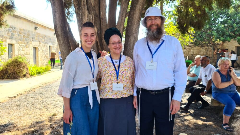 צאצאי הנוטר הנס ברגר, נציגו של היזם יוסף לוי ביערות הכרמל (צילום: יעל הורוביץ)