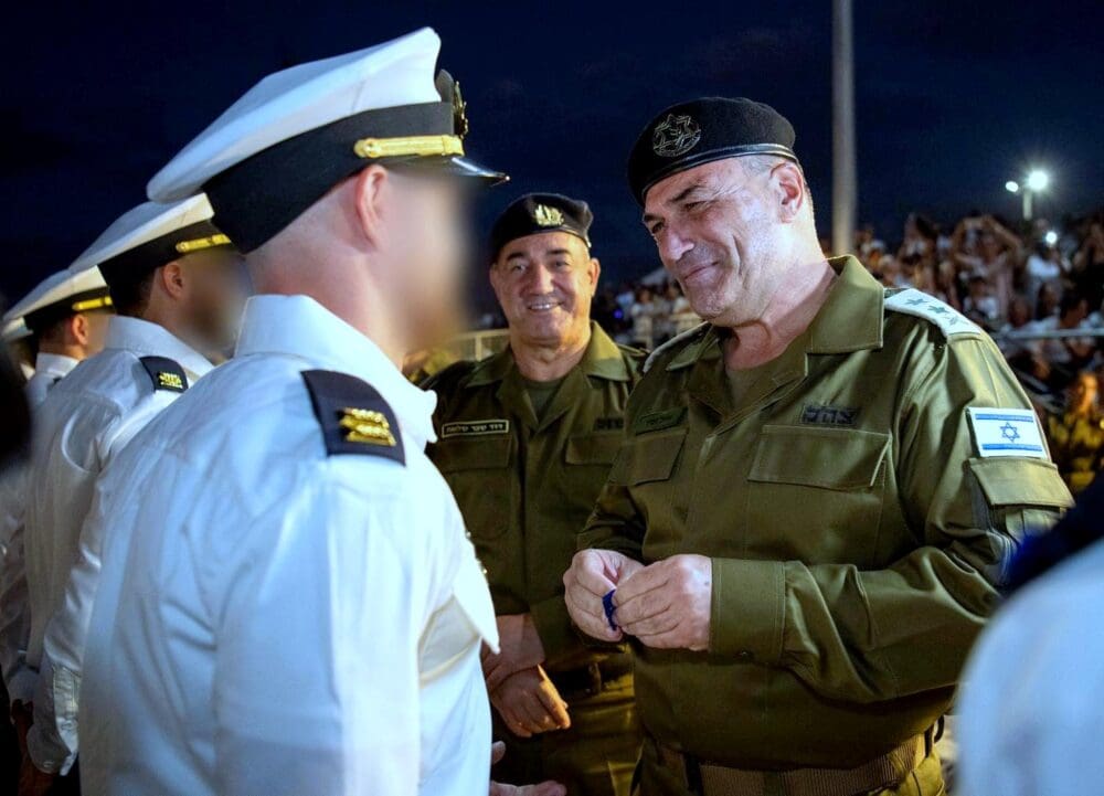 בלב המלחמה: קורס חובלים הסתיים בטקס בבסיס חיל הים בחיפה (צילום: דובר צה"ל).