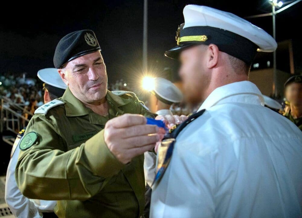 בלב המלחמה: קורס חובלים הסתיים בטקס בבסיס חיל הים בחיפה (צילום: דובר צה"ל).