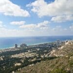 בבית לאה פופר – מבט אל הנוף, הים והשמיים (צילום: רחלי אורבך)