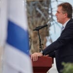 פינוי מכלים, חוות מכלים, מיכלים, קריית ביאליק, קריית ים, קריית חיים, טקס רשמי, תשתיות אנרגיה, אנרגיה וסביבה, קיימות, פיתוח עירוני, קהילה מקומית, חוף הים, קריית חיים מזרחית, שיקום סביבתי, סגירת מתקן תעשייתי, הסרת מכלי דלק, שיקום קרקע, איכות הסביבה, עיריית חיפה, יונה יהב, אלי כהן, חיים אביטן, עוזי לוין, אלי דוקורסקי, בופי נקש, אביהו האן, דוד אבן צור, משרד האנרגיה, אריאל קלנר, ח״כ, שר האנרגיה והתשתית, ממשלה, הסטורי, זיהום