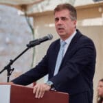 פינוי מכלים, חוות מכלים, מיכלים, קריית ביאליק, קריית ים, קריית חיים, טקס רשמי, תשתיות אנרגיה, אנרגיה וסביבה, קיימות, פיתוח עירוני, קהילה מקומית, חוף הים, קריית חיים מזרחית, שיקום סביבתי, סגירת מתקן תעשייתי, הסרת מכלי דלק, שיקום קרקע, איכות הסביבה, עיריית חיפה, יונה יהב, אלי כהן, חיים אביטן, עוזי לוין, אלי דוקורסקי, בופי נקש, אביהו האן, דוד אבן צור, משרד האנרגיה, אריאל קלנר, ח״כ, שר האנרגיה והתשתית, ממשלה, הסטורי, זיהום