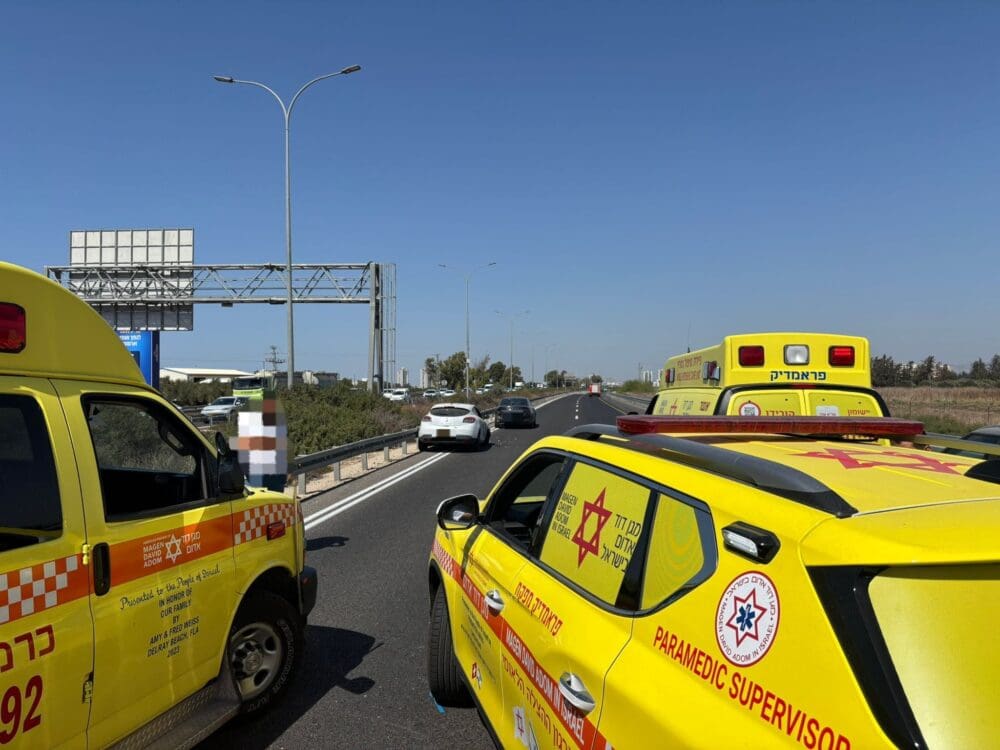תאונה בכביש 22 (צילום: מד"א)