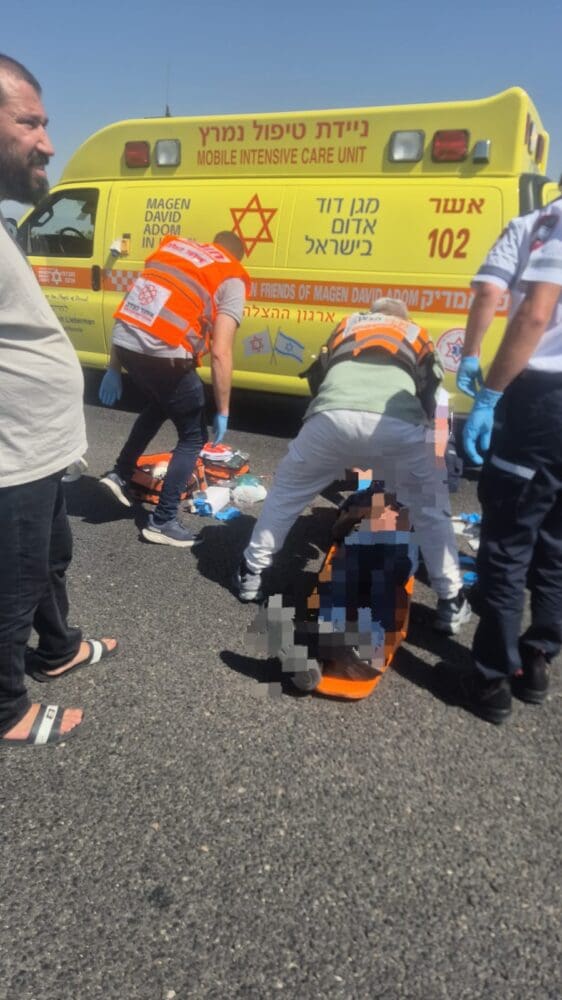 הולך רגל נדרס בכביש 22 (צילום: איחוד הצלה)