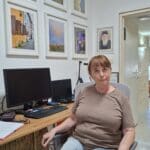 אביבה גלברט – בחדר שבו נרקמים הסיפורים (צילום: רחלי אורבך)