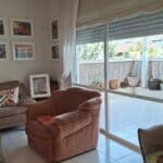 בית אביבה גלברט – סלון הבית ויצירותיה (צילום: רחלי אורבך)