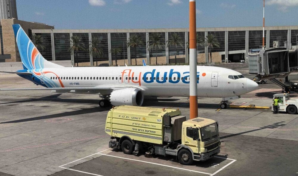מטוס נוסעים - של פליי דובאי - Fly Dubai - שדה התעופה בן גורון (צילום - ירון כרמי)