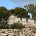 מבנים ישנים מתפוררים – סטלה מריס – אזור המיועד לפארק (צילום – ירון כרמי)
