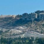 חציבה בהר – הכביש היורד משכונת כבביר (צילום – ירון כרמי)
