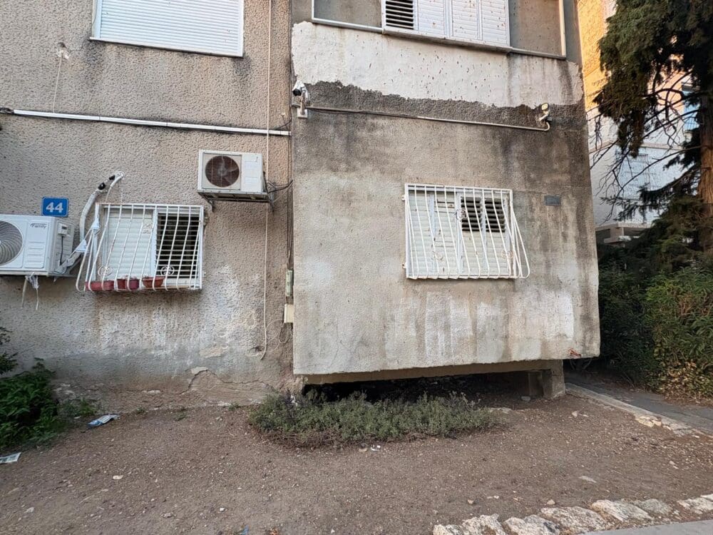 חזית בניין ברחוב העלייה השניה (צילום: מיכל גרובר)