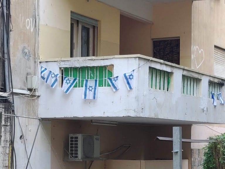 המרפסת שלנו (צילום: חנה מורג)