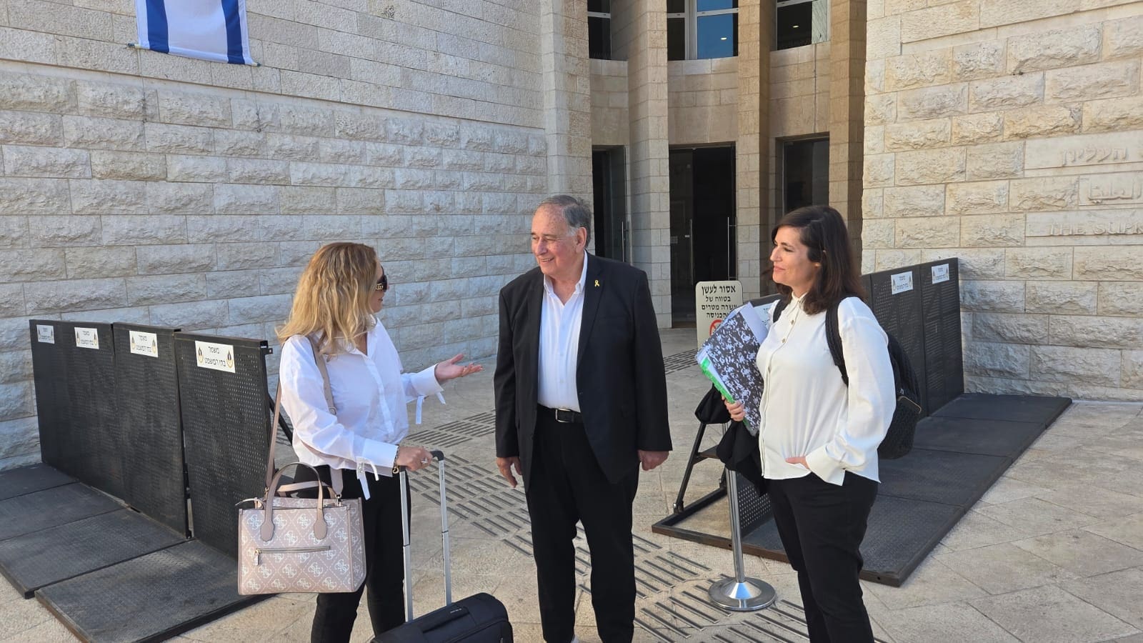 יונה יהב בכניסה לבית המשפט העליון - מנהרות הכרמל: עתירת העירייה לבג
