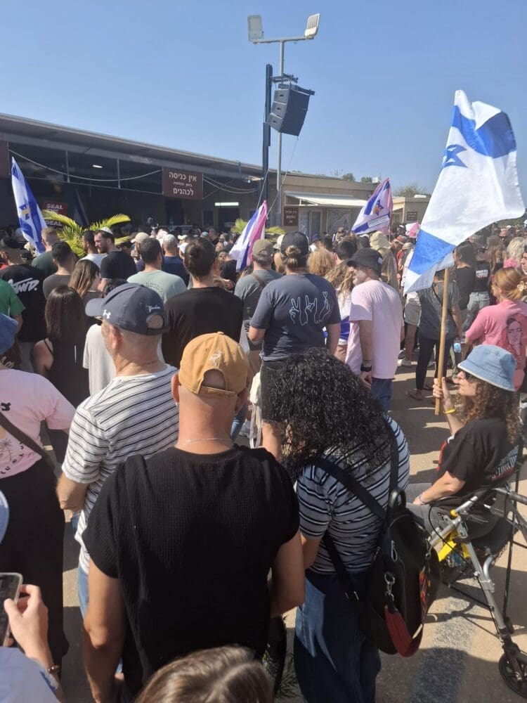 הלווייתה של ענבר הימן ז"ל (צילום: יעל שנער)