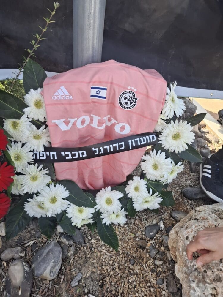 הלווייתה של ענבר הימן ז"ל (צילום: יעל שנער)