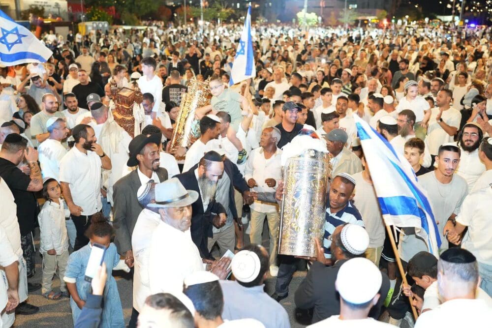 שמחת תורה (צילום: טירת כרמל)
