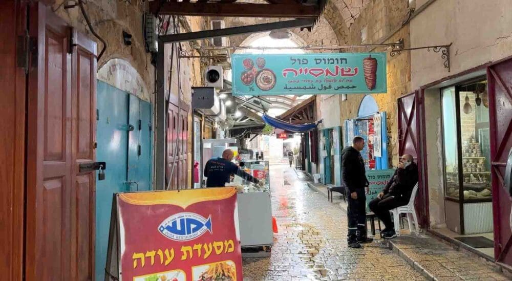 שוק ריק מקונים בעכו - תקופת המלחמה - דצמבר 2024 (צילום: ירון כרמי)