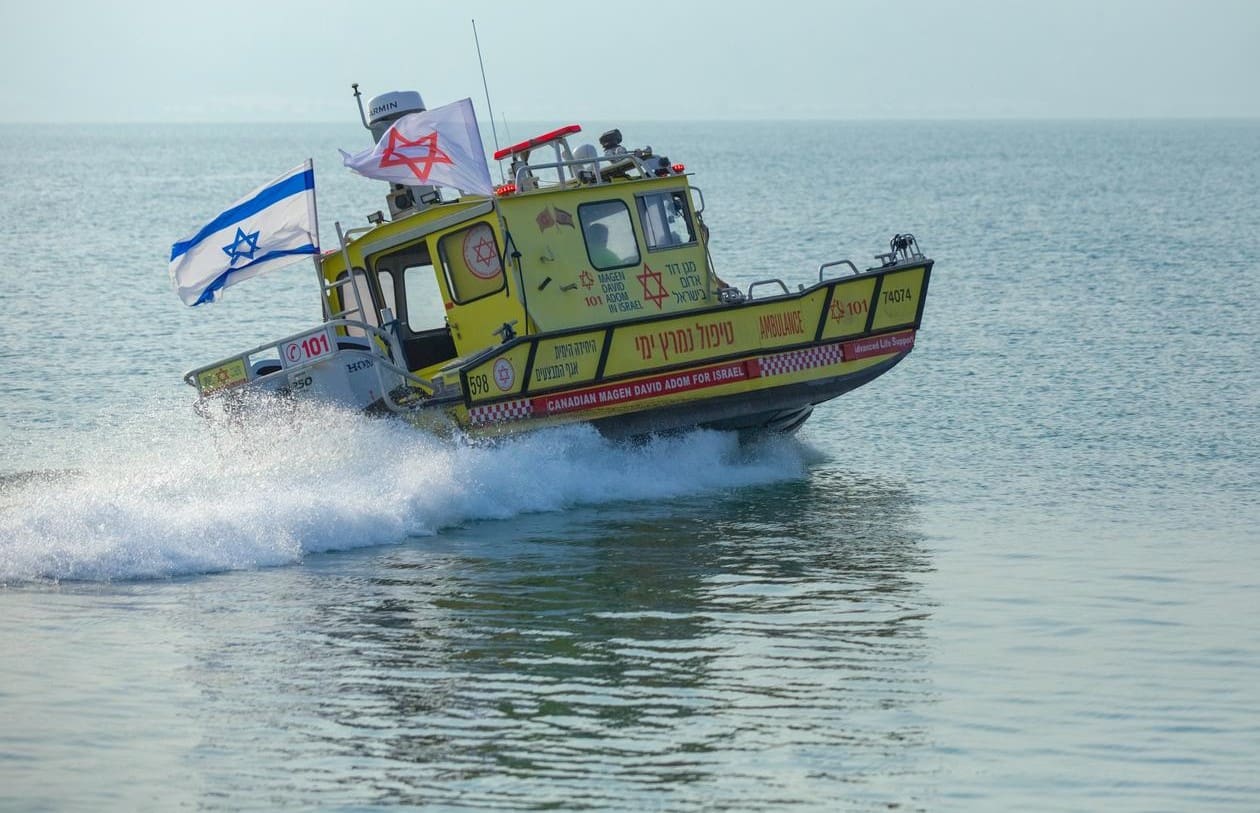סירת הים-בולנס טיפול נמרץ בכנרת (צילום: מד