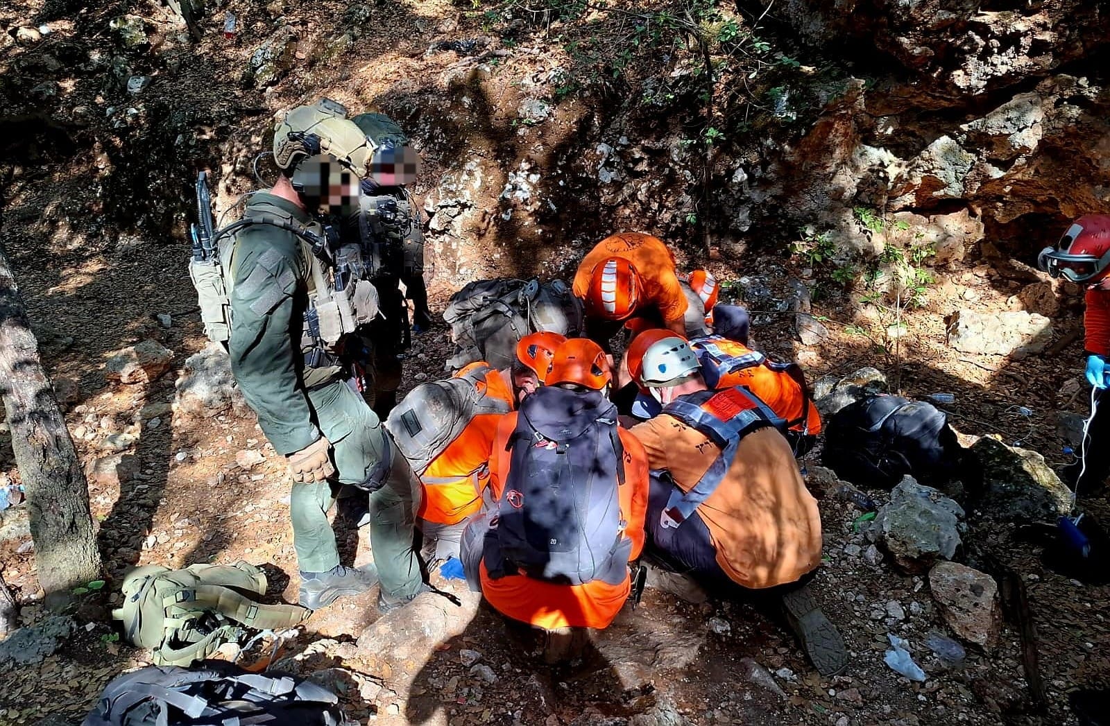 חילוץ דרמטי בכרמל (צילום: יחידת חילוץ 