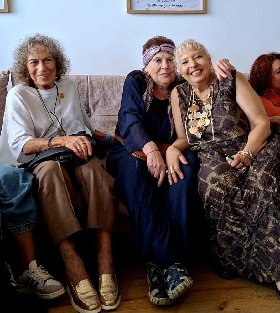 גיתית הראל-גליקמן - בעת ההשקה, חגיגה חמה ומרגשת (צילום: רחלי אורבך)
