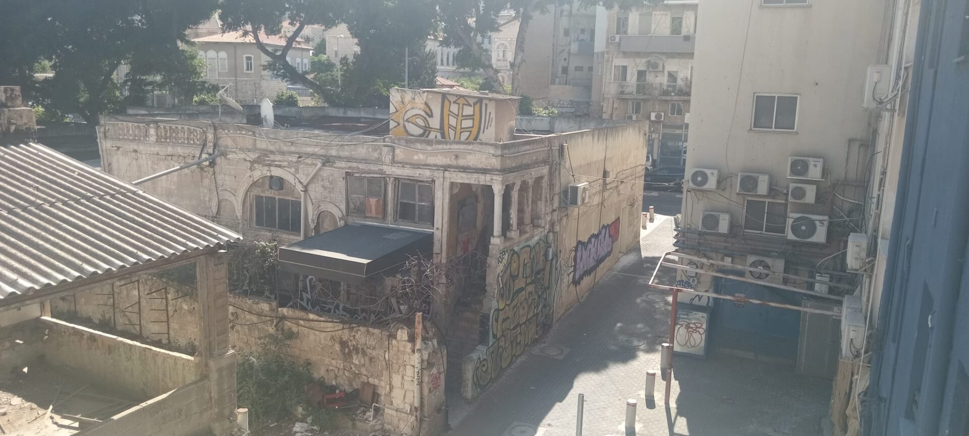 הבניין הנטוש (צילום: חי פה בשטח)