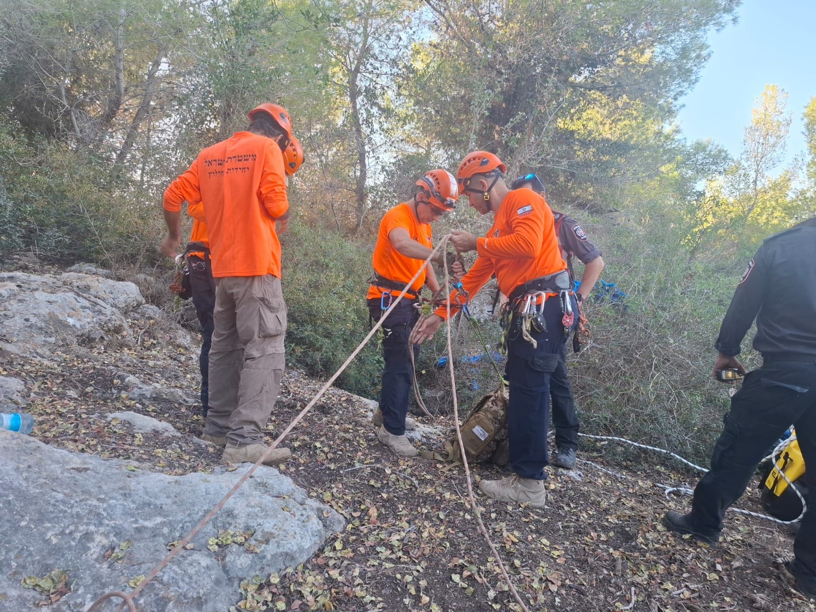 מבצע חילוץ מורכב של מטייל שאותר בקרבת חרבת חגלון (צילום: יחידת החילוץ 