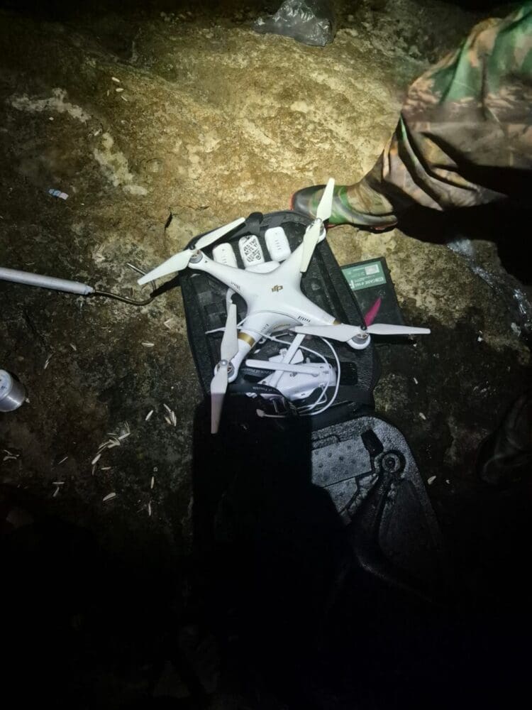 רחפן המשמש לדיג (צילום:  זיו נדר, רשות הטבע והגנים)