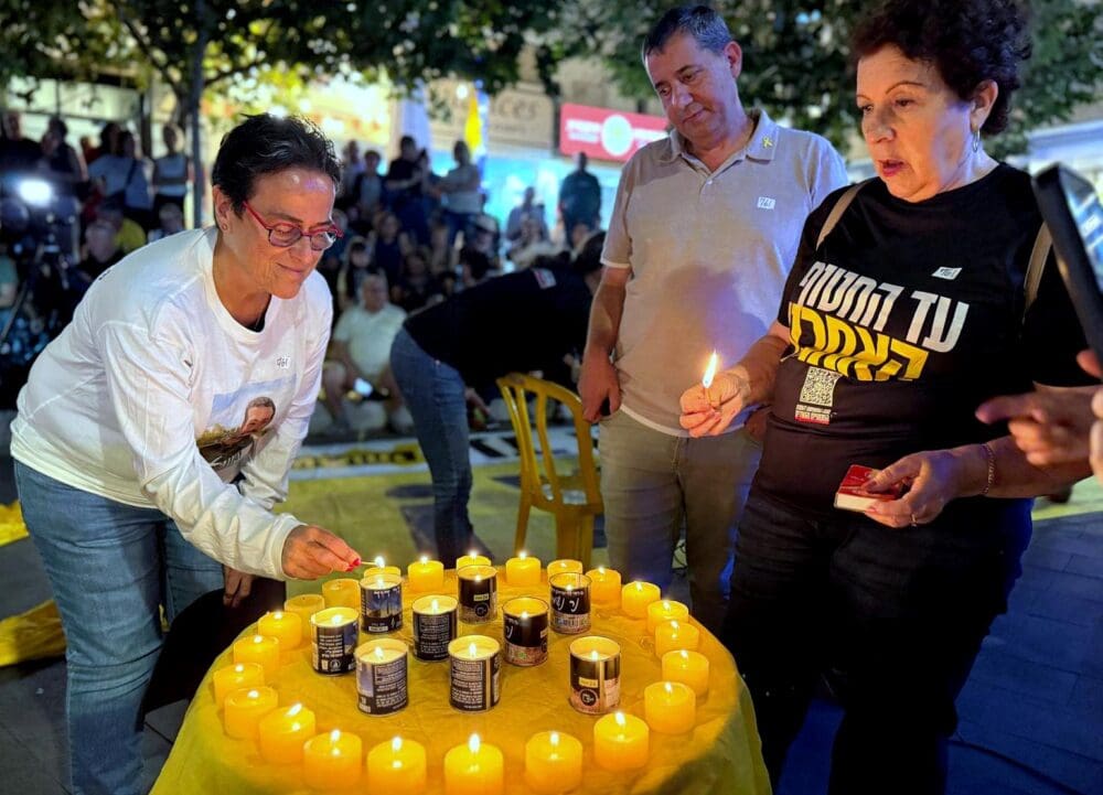 מרגש: טקס הדלקת נרות לזכרו של סרן עומר נאוטרה ז"ל נערך בחיפה (צילום: אילת מרקוביץ Eilat Markovitch).