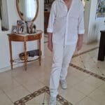 חיים בירן – בביתו עיטור ריצוף עם אבנים ממרוקו (צילום: רחלי אורבך)