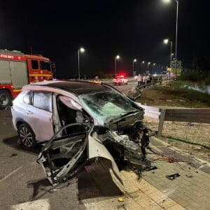תאונת דרכים קטלנית לייד כפר חסידים – מספר כלי רכב נמעכו (צילום: מד״א)