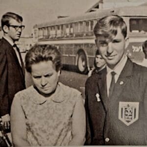 משה צמרת ואימו הלנה 1967 (צילום: אלבום פרטי, משפ' צמרת)