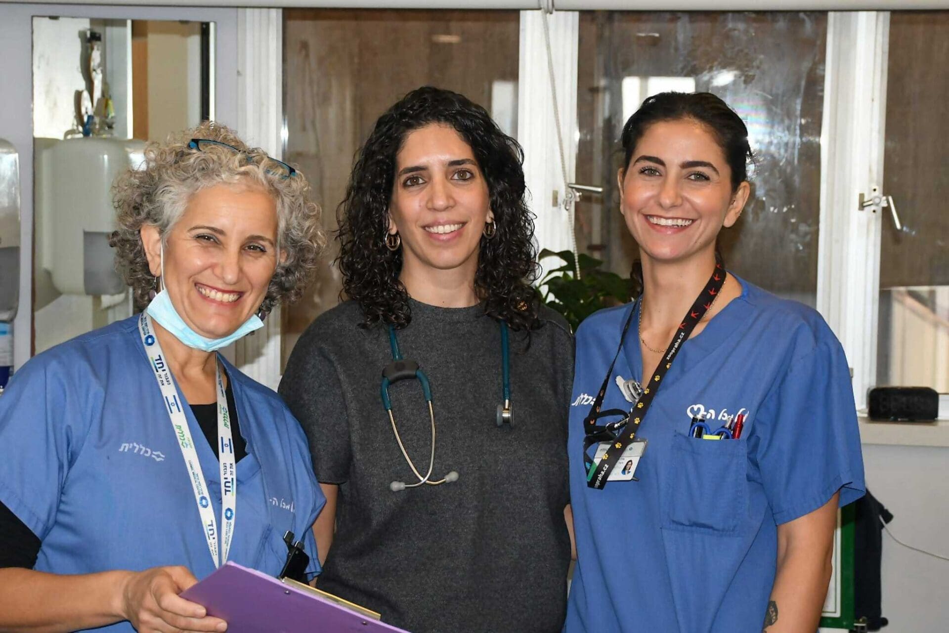 דר שירין עם מנהלת האחיות של המחלקה סיגל שטראוס (קרדיט צילום: ירון חזן דוברות כרמל)