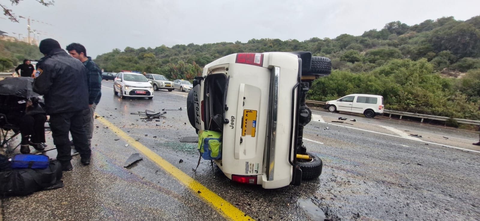 רכב התהפך בכביש העולה לטבעון (צילום: איחוד הצלה)