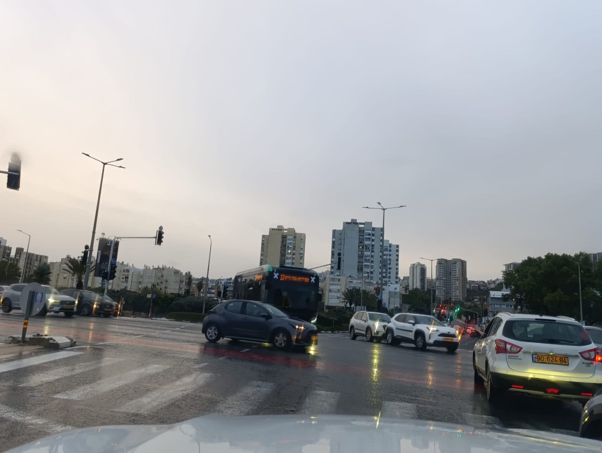 הרמזורים לא עבדו בצומת מקסים (צילום: קוראי חי פה)