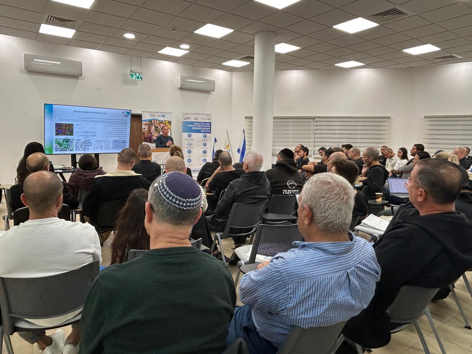 חדשנות ברישוי עסקים: עיריית טירת כרמל מעצימה את בעלי העסקים המקומיים (צילום: עיריית טירת כרמל)