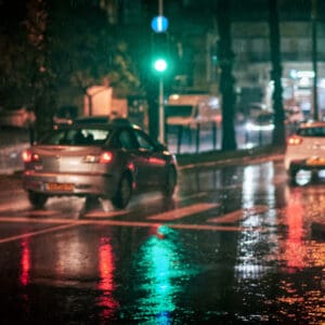 גשם, דצמבר, כביש, הצפה, שלולית, חורף, רטוב, סכנה, הצפה, הצפות, מכונית, החלקה