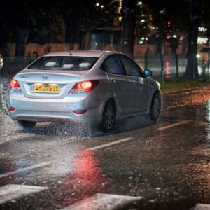 גשם, דצמבר, כביש, הצפה, שלולית, חורף, רטוב, סכנה, הצפה, הצפות, מכונית