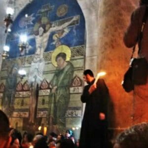 חנוכה ועוד חגי אור – האש הקדושה, בכנסיית הקבר ירושלים (צילום: רחלי אורבך)