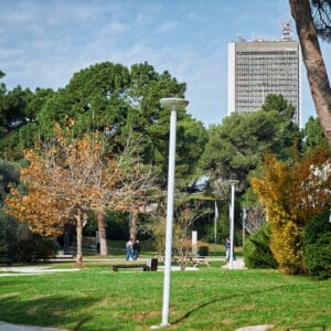 רפואה, השכלה גבוהה, אוניברסיטה, מגדל אשכול, רב תכליתי, אקדמי, לימודים, פקולטה, פקולטות,תואר, סטודנט, רכס הכרמל, הר הכרמל, פארק הכרמל, מפרץ חיפה, מבט פנורמי, קו רקיע, אוסקר נימאייר, ברוטליזם, בטון חשוף, בניין המדרגה, הספרייה המרכזית, מוזיאון הכט, מעונות, רכבלית, מחקר, מעבדות, רב-תרבותיות, תואר ראשון, תואר שני, דוקטורט, חוקרים, מרצים, אקדמיה, למיד