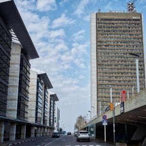 רפואה, השכלה גבוהה, אוניברסיטה, מגדל אשכול, רב תכליתי, אקדמי, לימודים, פקולטה, פקולטות,תואר, סטודנט, רכס הכרמל, הר הכרמל, פארק הכרמל, מפרץ חיפה, מבט פנורמי, קו רקיע, אוסקר נימאייר, ברוטליזם, בטון חשוף, בניין המדרגה, הספרייה המרכזית, מוזיאון הכט, מעונות, רכבלית, מחקר, מעבדות, רב-תרבותיות, תואר ראשון, תואר שני, דוקטורט, חוקרים, מרצים, אקדמיה, למיד