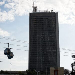 רפואה, השכלה גבוהה, אוניברסיטה, מגדל אשכול, רב תכליתי, אקדמי, לימודים, פקולטה, פקולטות,תואר, סטודנט, רכס הכרמל, הר הכרמל, פארק הכרמל, מפרץ חיפה, מבט פנורמי, קו רקיע, אוסקר נימאייר, ברוטליזם, בטון חשוף, בניין המדרגה, הספרייה המרכזית, מוזיאון הכט, מעונות, רכבלית, מחקר, מעבדות, רב-תרבותיות, תואר ראשון, תואר שני, דוקטורט, חוקרים, מרצים, אקדמיה, למיד