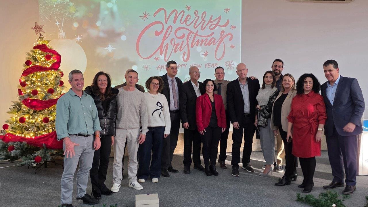 הנהלות כרמל ונצרת בהדלקת עץ המולד (צילום: אלי דדון)