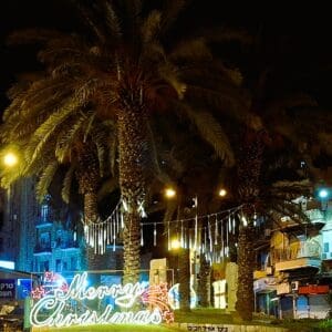 "אורות חג החגים" בחיפה – ככר אמיל חביבי – רח' עין דור, וואדי ניסנאס (צילום: רחלי אורבך)