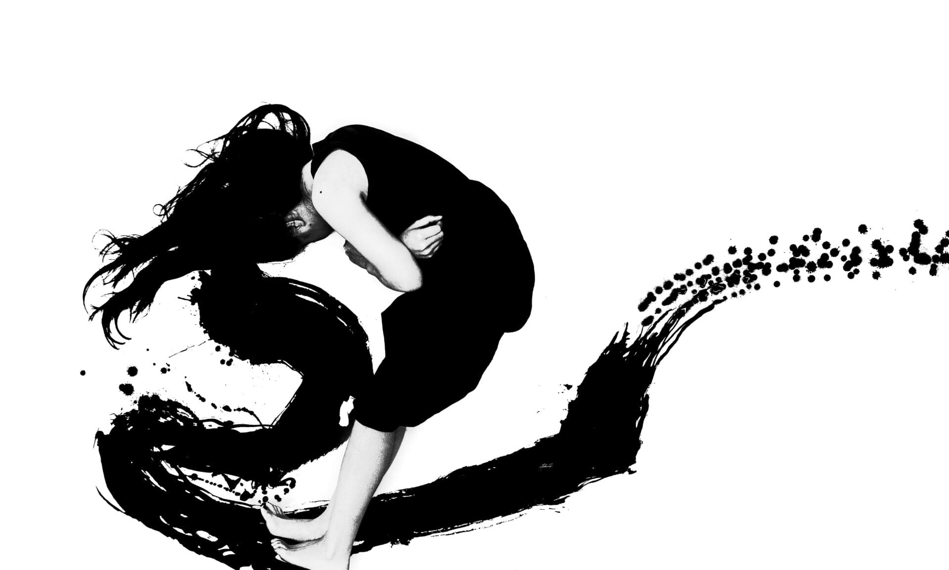 Tomoko Kawao, 包 (Embrace) 2017 טומוקו קאוואו 包 (עיטוף) 2017 (צילום: מוזאוני חיפה)