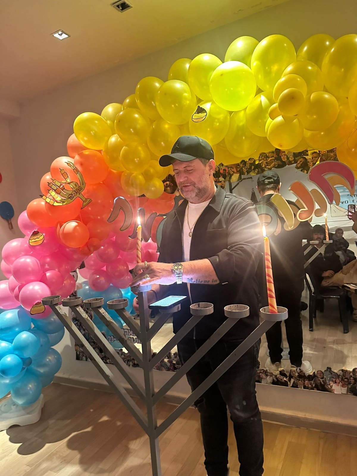 הדלקת נרות חברתית בנווה יוסף (צילום: טרה צילום)