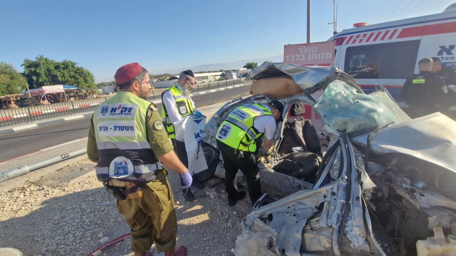 טיפול זק"א בהרוגים מתאונות דרכים (צילום: זק"א)