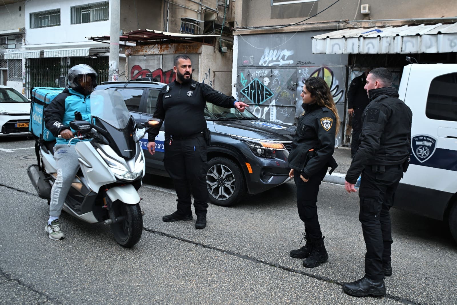 יחידת "עוז" השיטור העירוני בפעולה (צילום: ראובן כהן - עיריית חיפה)