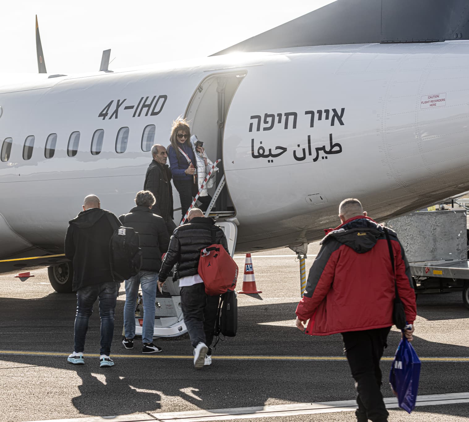 טיסה ראשונה לסופיה (צילום: אנתוני הרשקו)