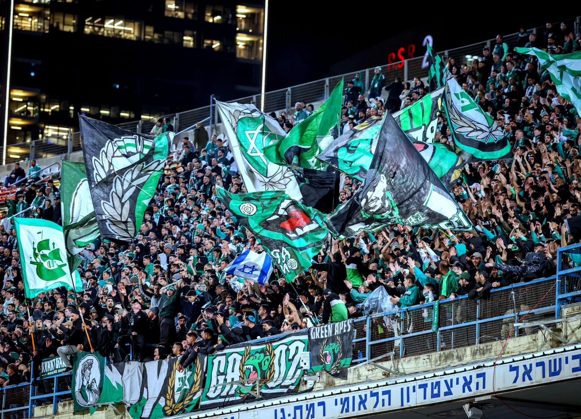 מכבי חיפה מעפילה לרבע גמר גביע המדינה גביע המדינה בכדורגל (צילומים: מכבי חיפה, אסף פטוקה).